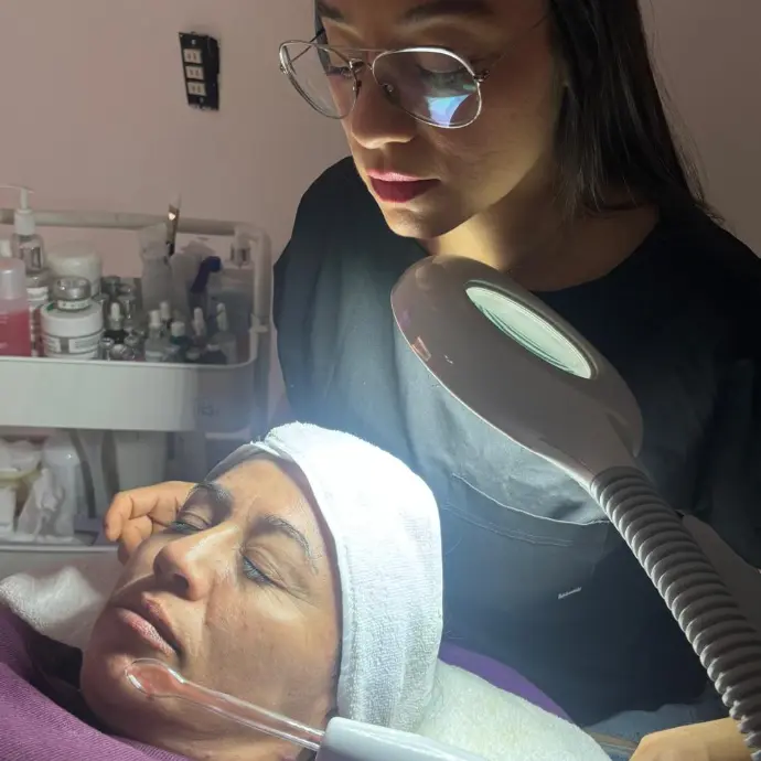 Cenny Crow Wellness Spa Control Acne