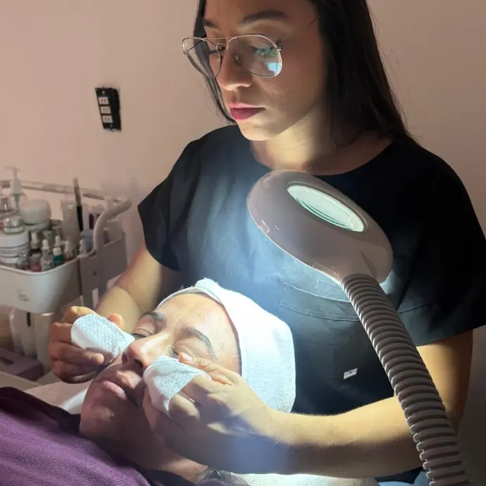 Cenny Crow Wellness Spa Limpieza Facial Profunda