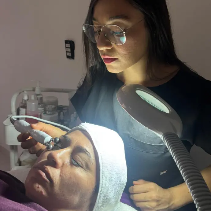 Cenny Crow Wellness Spa Tratamiento Lifting Facial